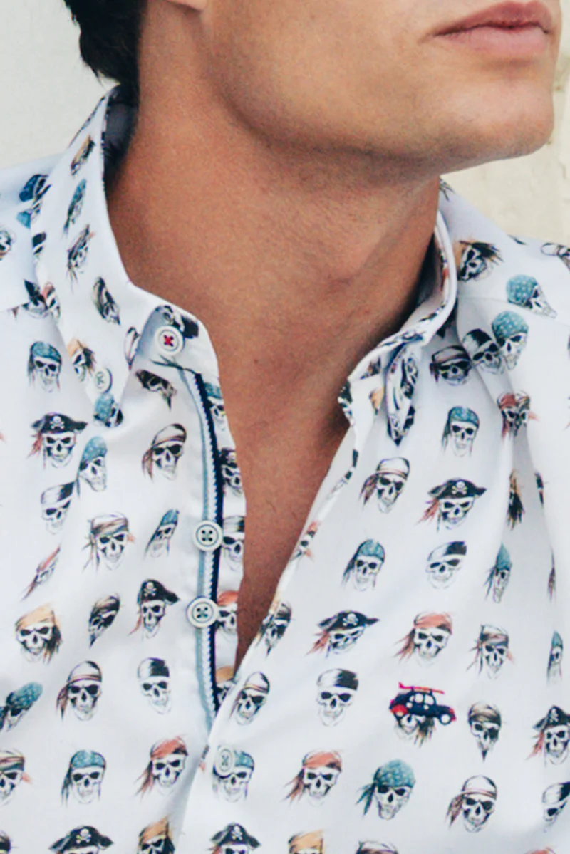 CAMISA CALAVERAS PIRATA - Imagen 2