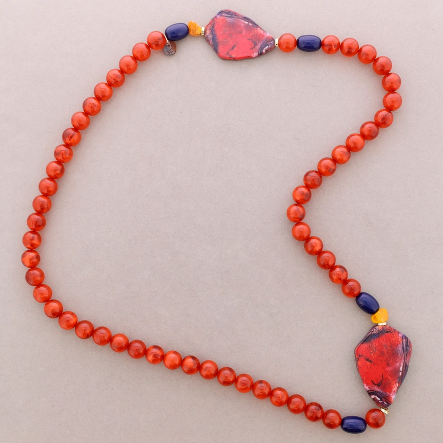 collar largo cuentas resina
