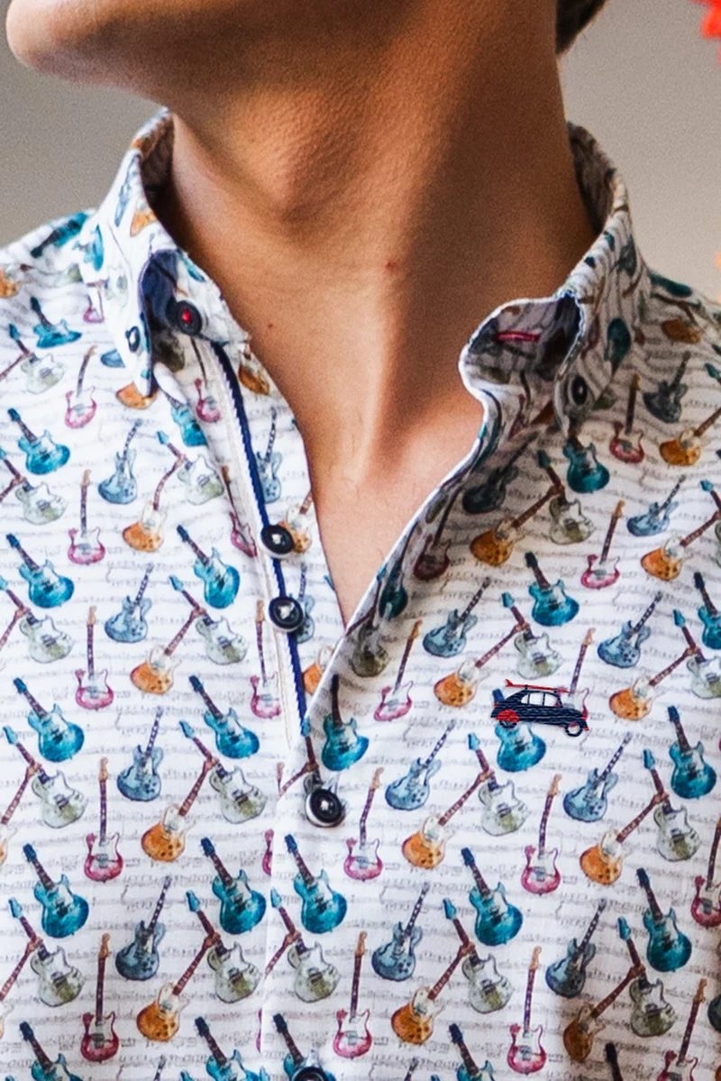 CAMISA GUITARRAS PENTAGRAMA - Imagen 2