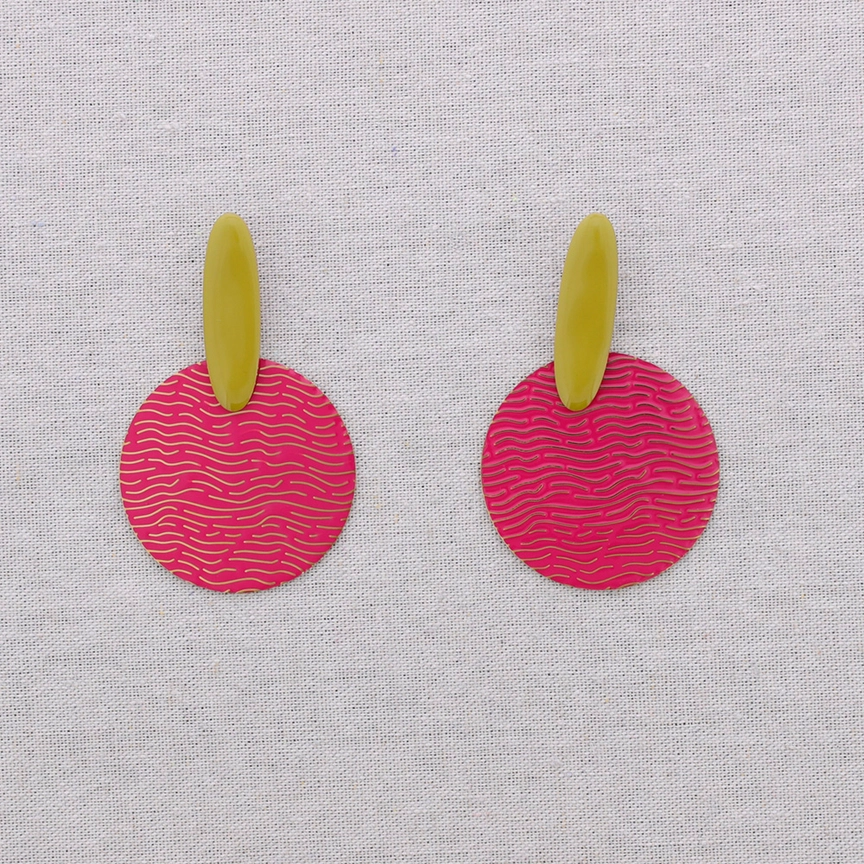 PENDIENTES MEDALLA FUCSIA
